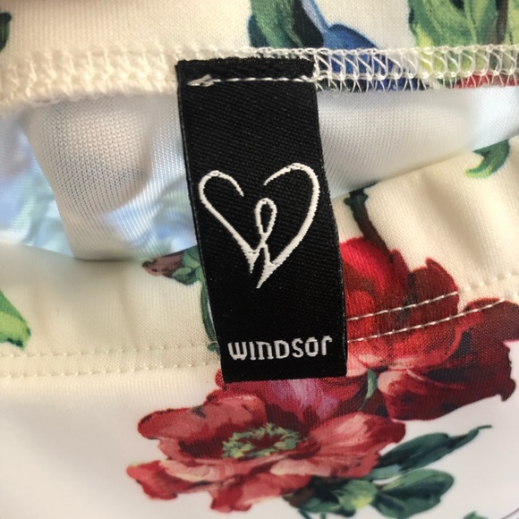 Windsor off the shoulder floral dress - Picture 3 of 5